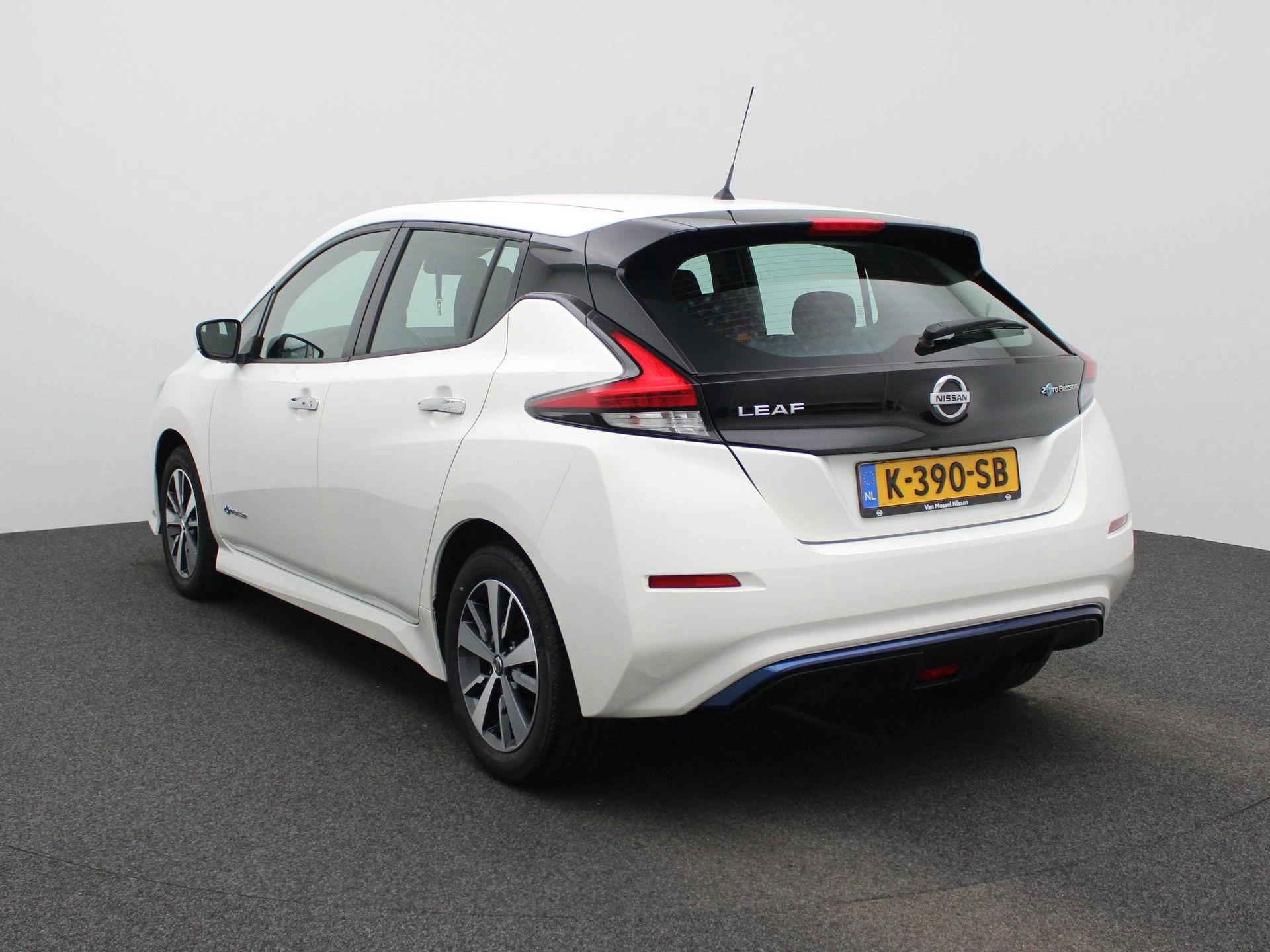 Nissan-Leaf-image-1
