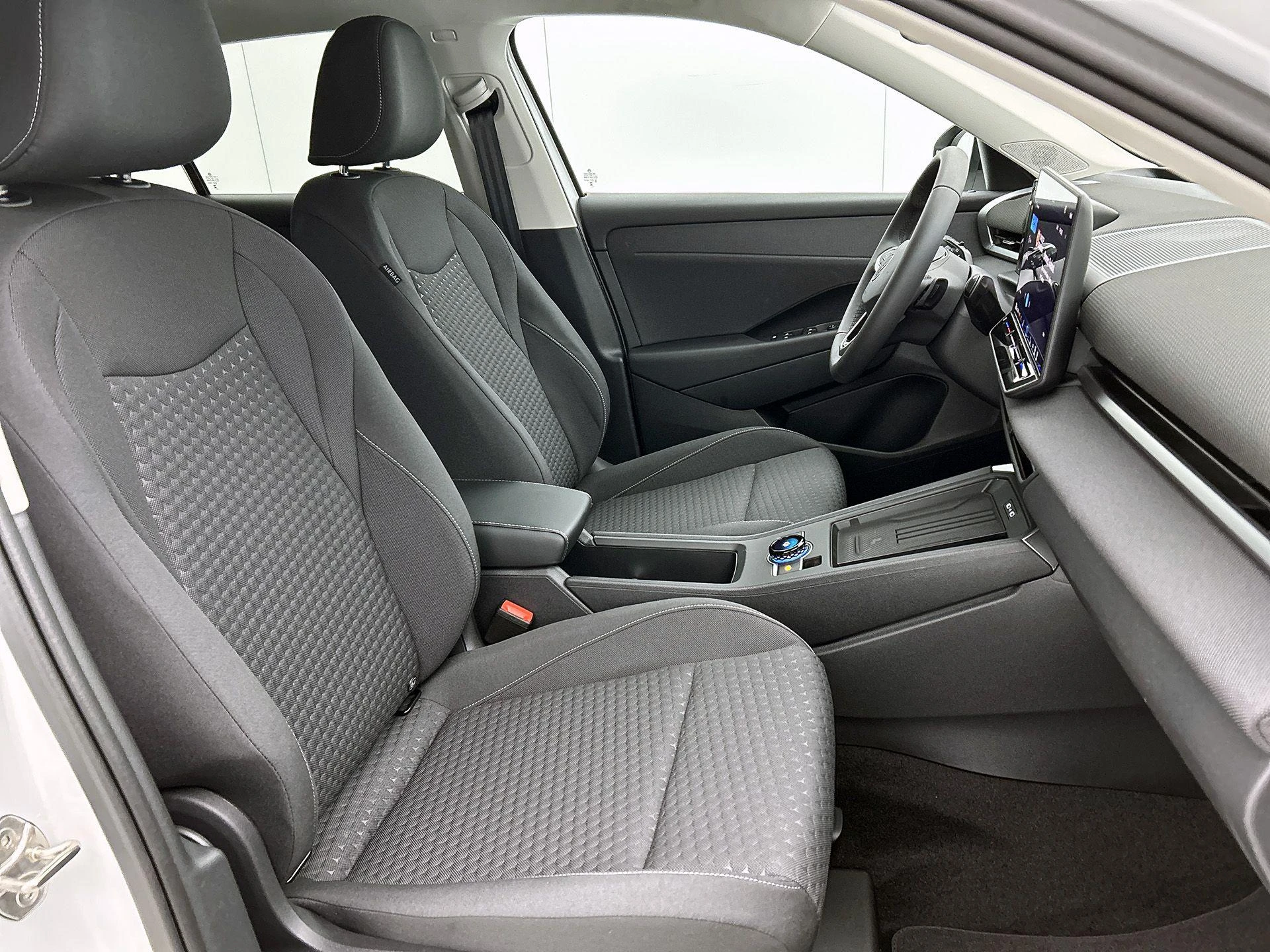 Volkswagen-T-Roc-image-38