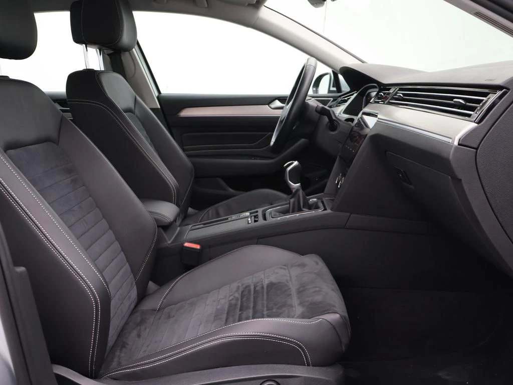 Volkswagen Passat Passat Elegance Business 1.5TSI 150PK* *LEDER*ALCANTARA*CAMERA*VIRTUAL COCKPIT*ACC*PDC*ZETELVERWARMING*...*