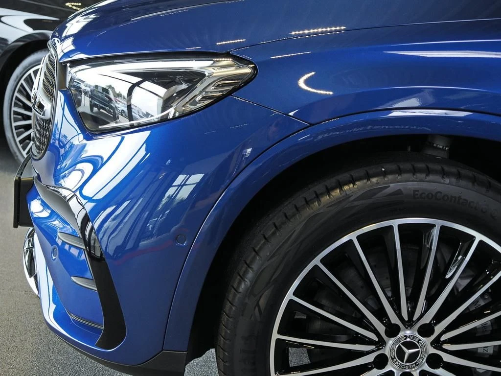 Mercedes-Benz-GLC 220 d-image-3