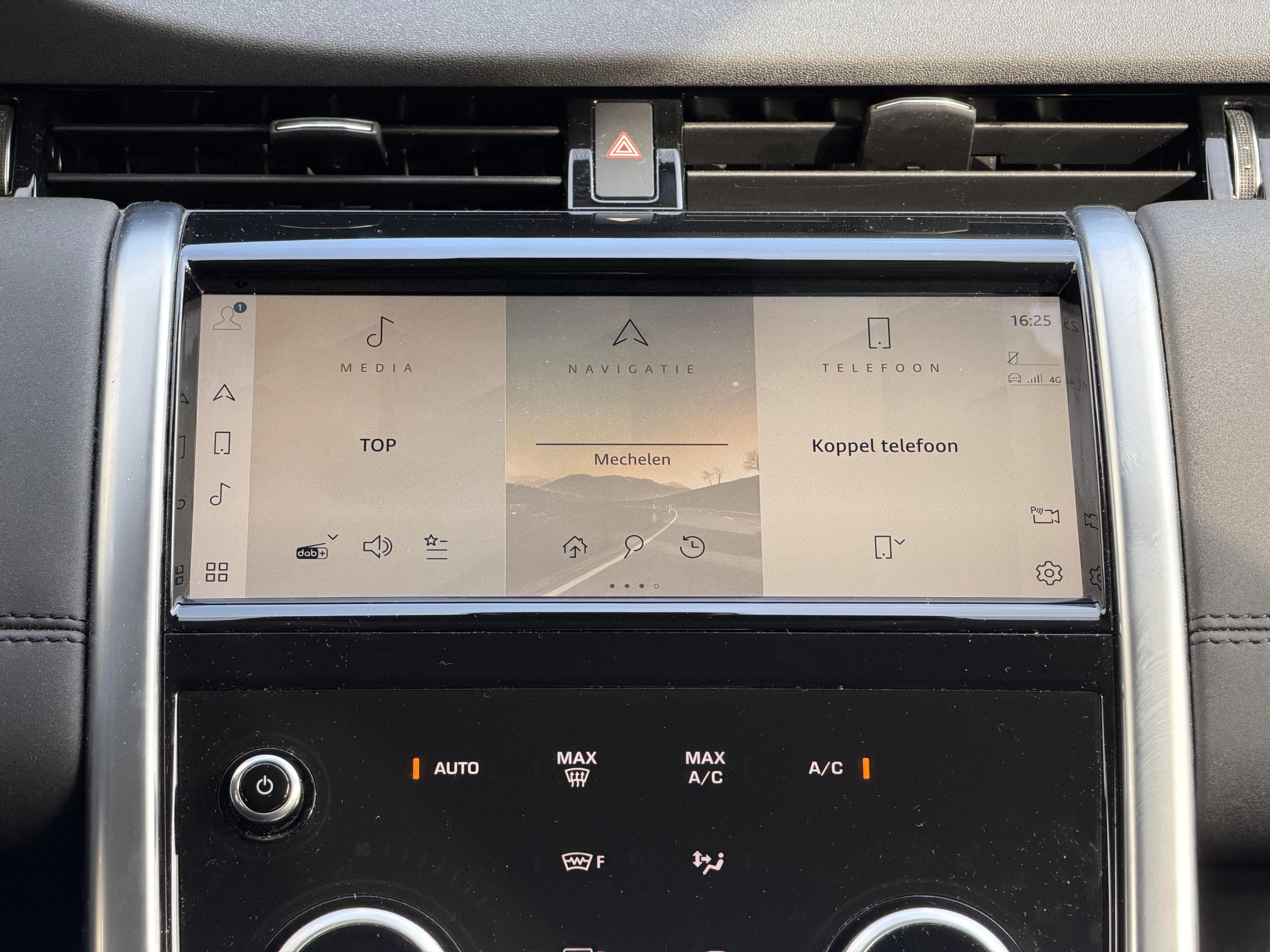 Land Rover-Discovery Sport-image-18