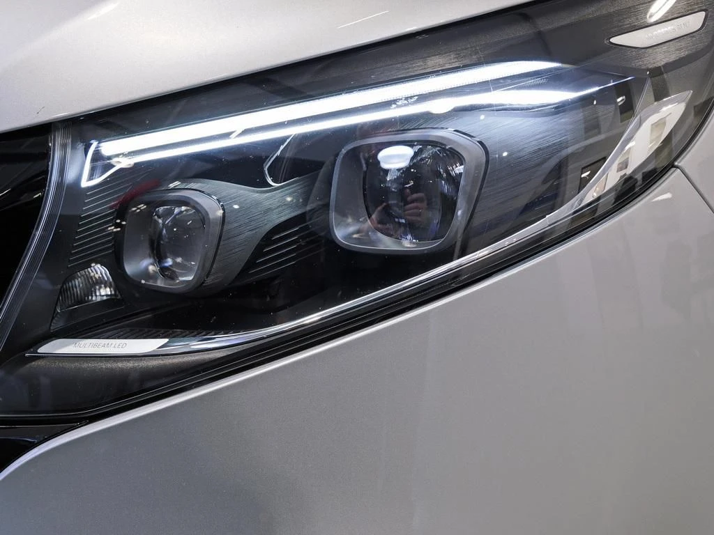Mercedes-Benz-V-Klasse 220-image-7