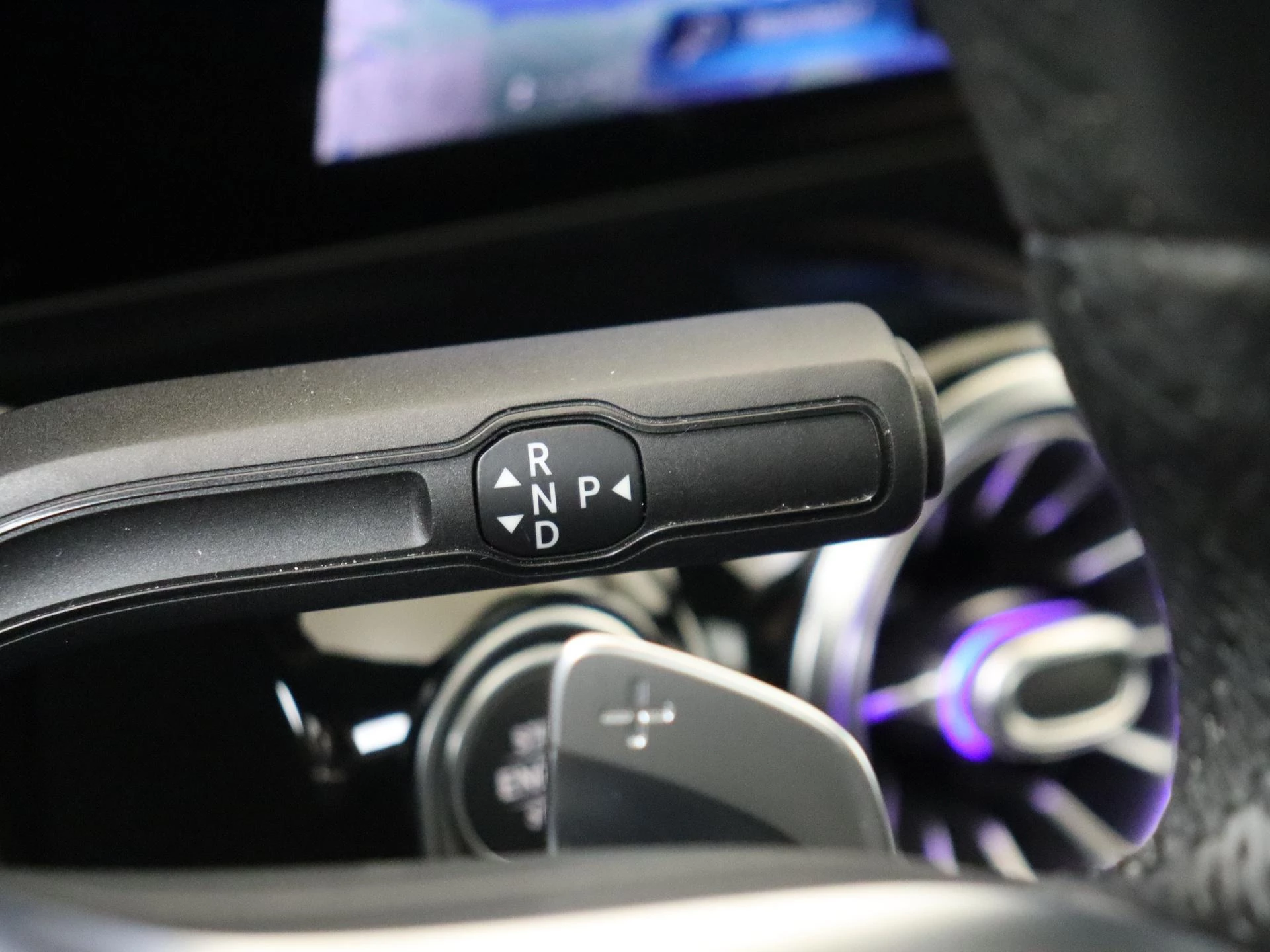 Mercedes-Benz-GLA-image-14