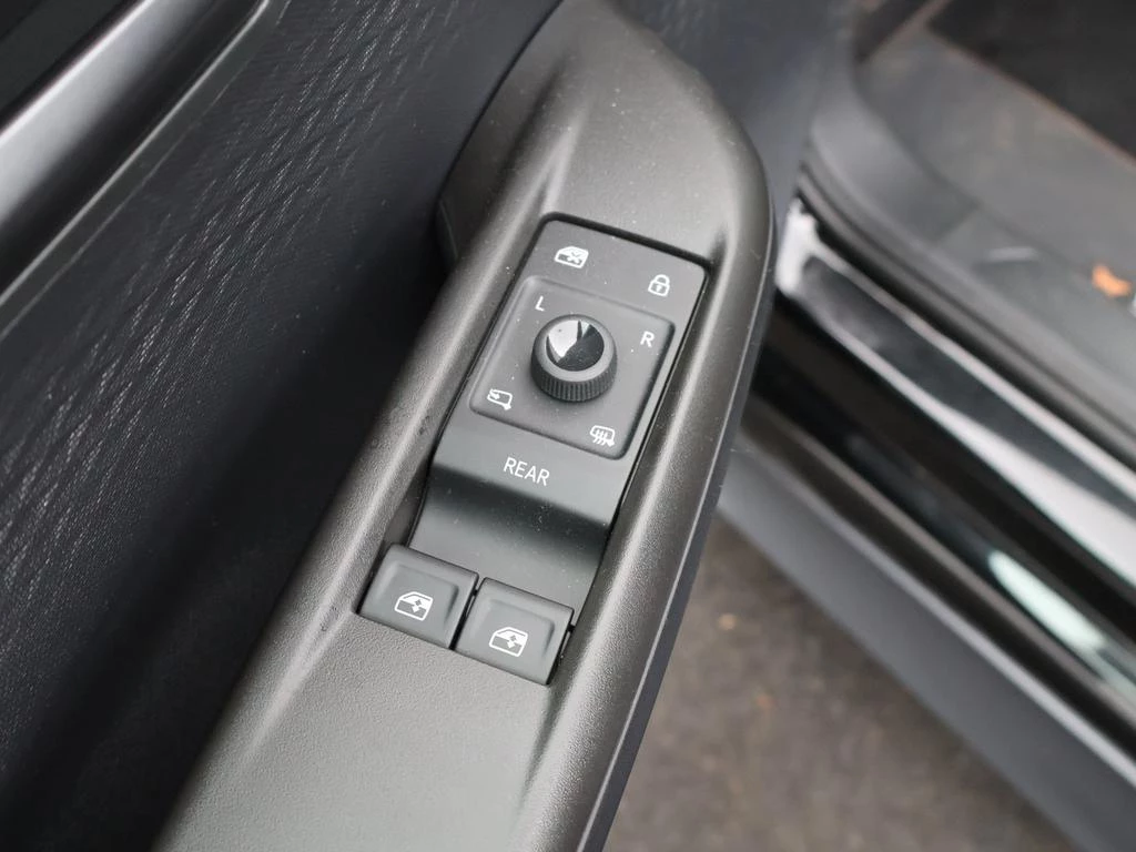 CUPRA Born Born Business 204pk 59kWh * DEMO *