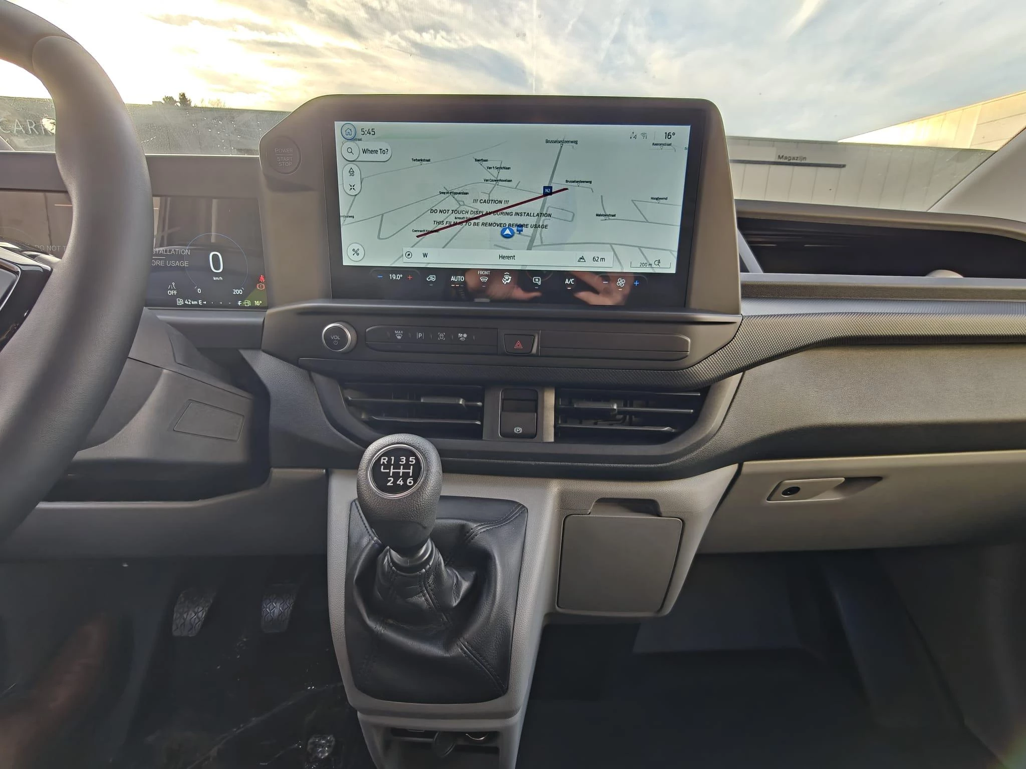 Ford-Transit Custom-image-10