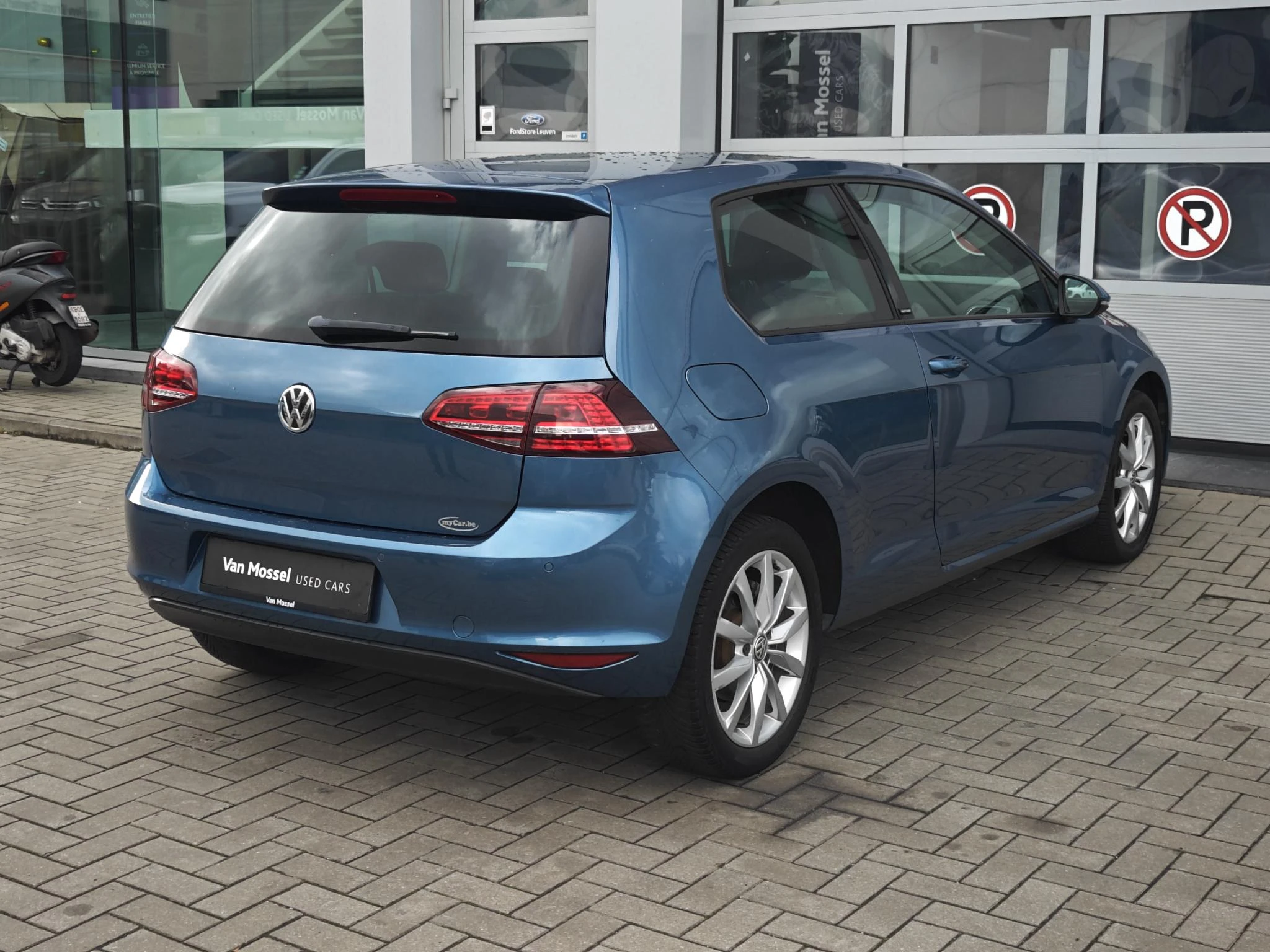 Volkswagen-Golf-image-5