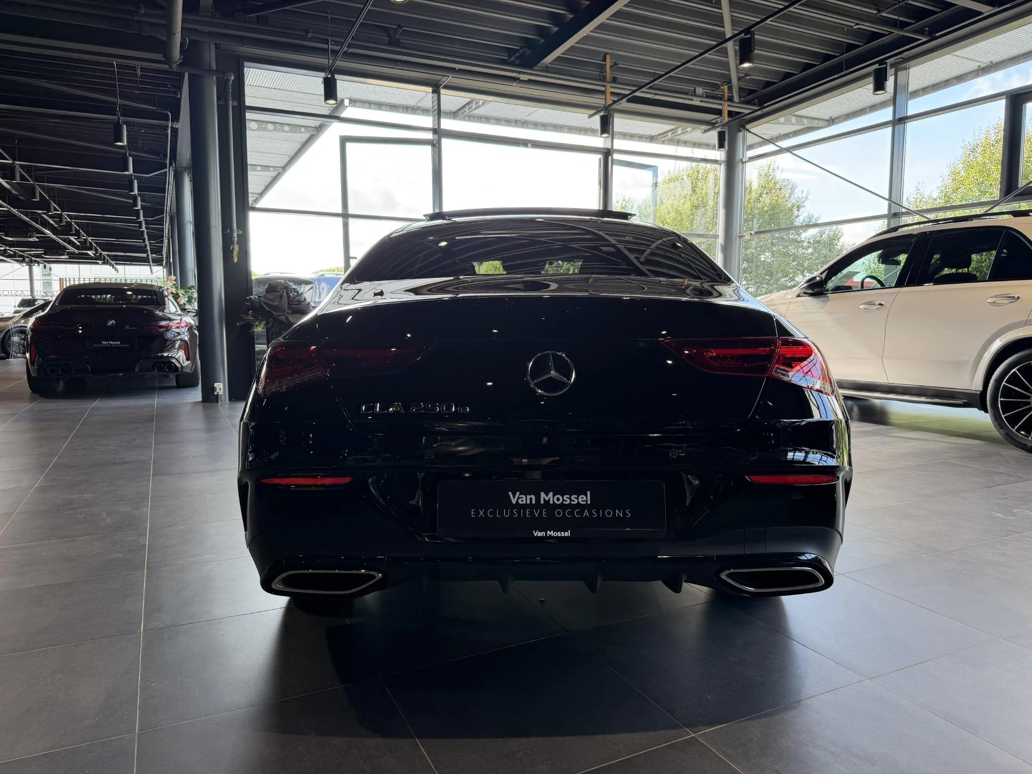 Mercedes-Benz-CLA-image-7