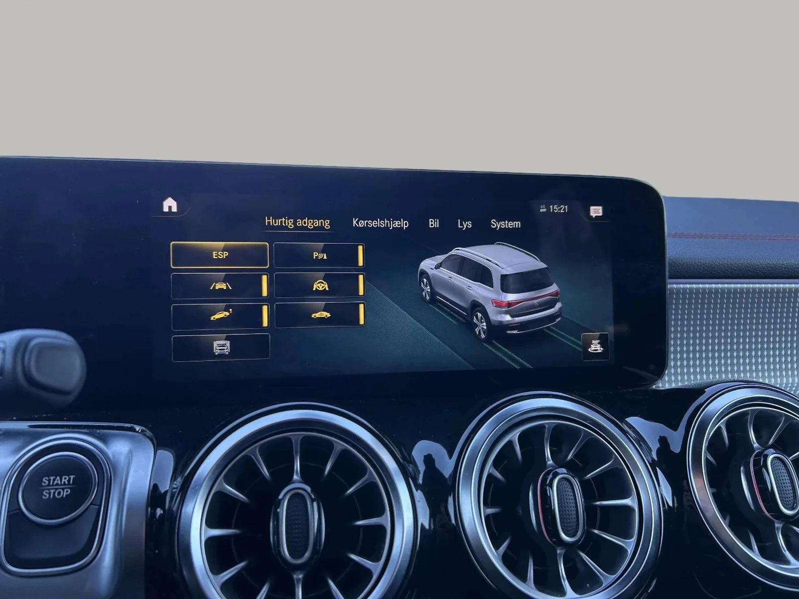 Mercedes-Benz-EQB-image-19