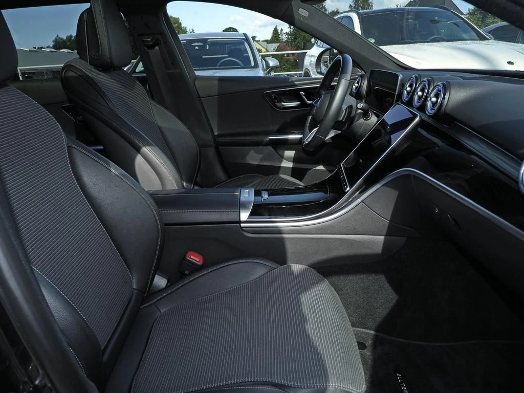 Mercedes-Benz-C-Klasse 220 d-image-12