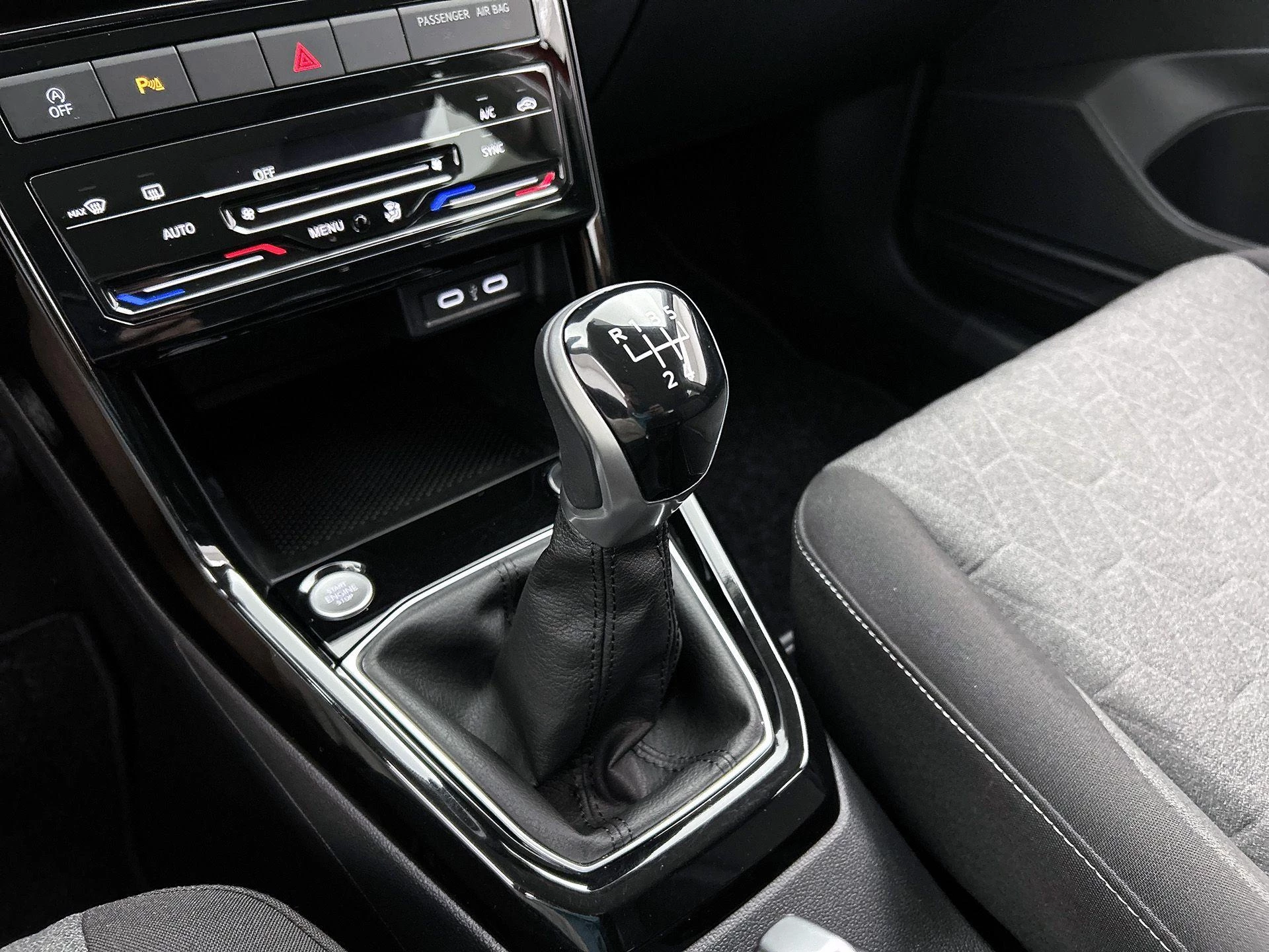 Volkswagen-T-Cross-image-23