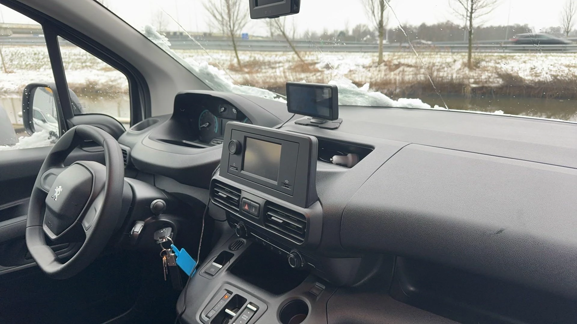 Peugeot-e-Partner-image-16