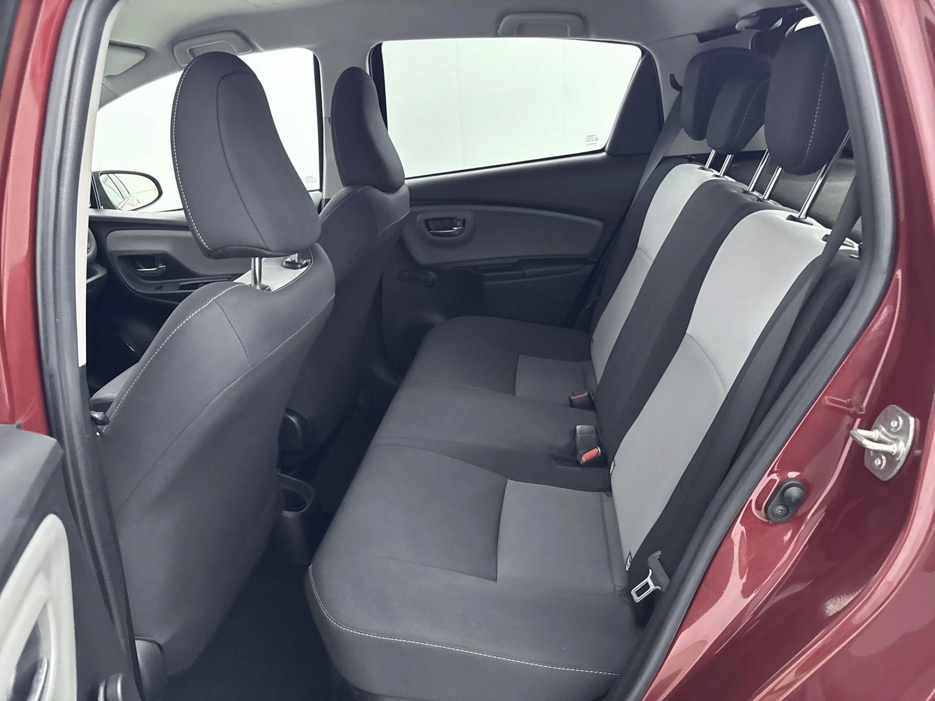 Toyota-Yaris-image-27