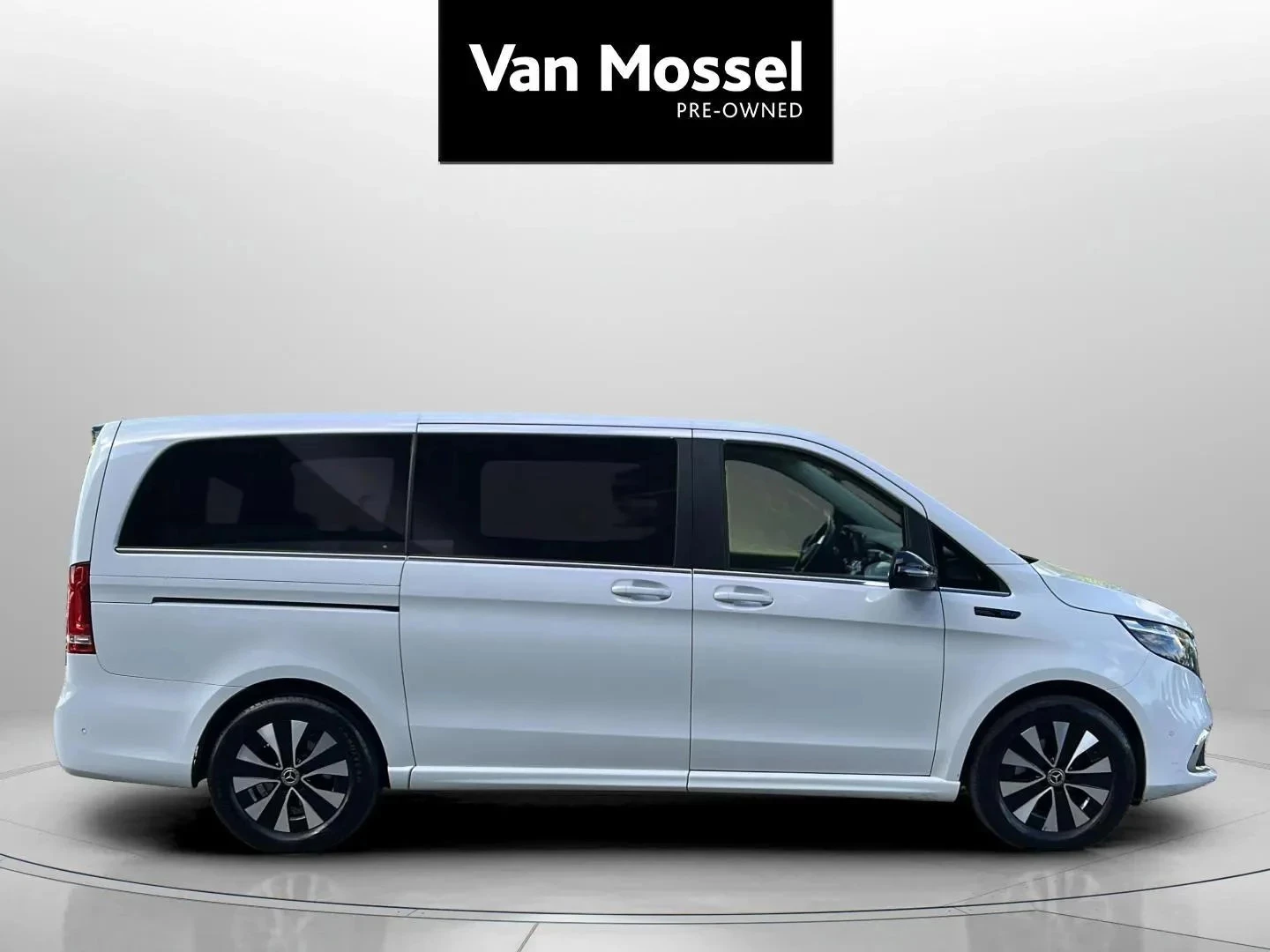 Mercedes-Benz-EQV-image-4