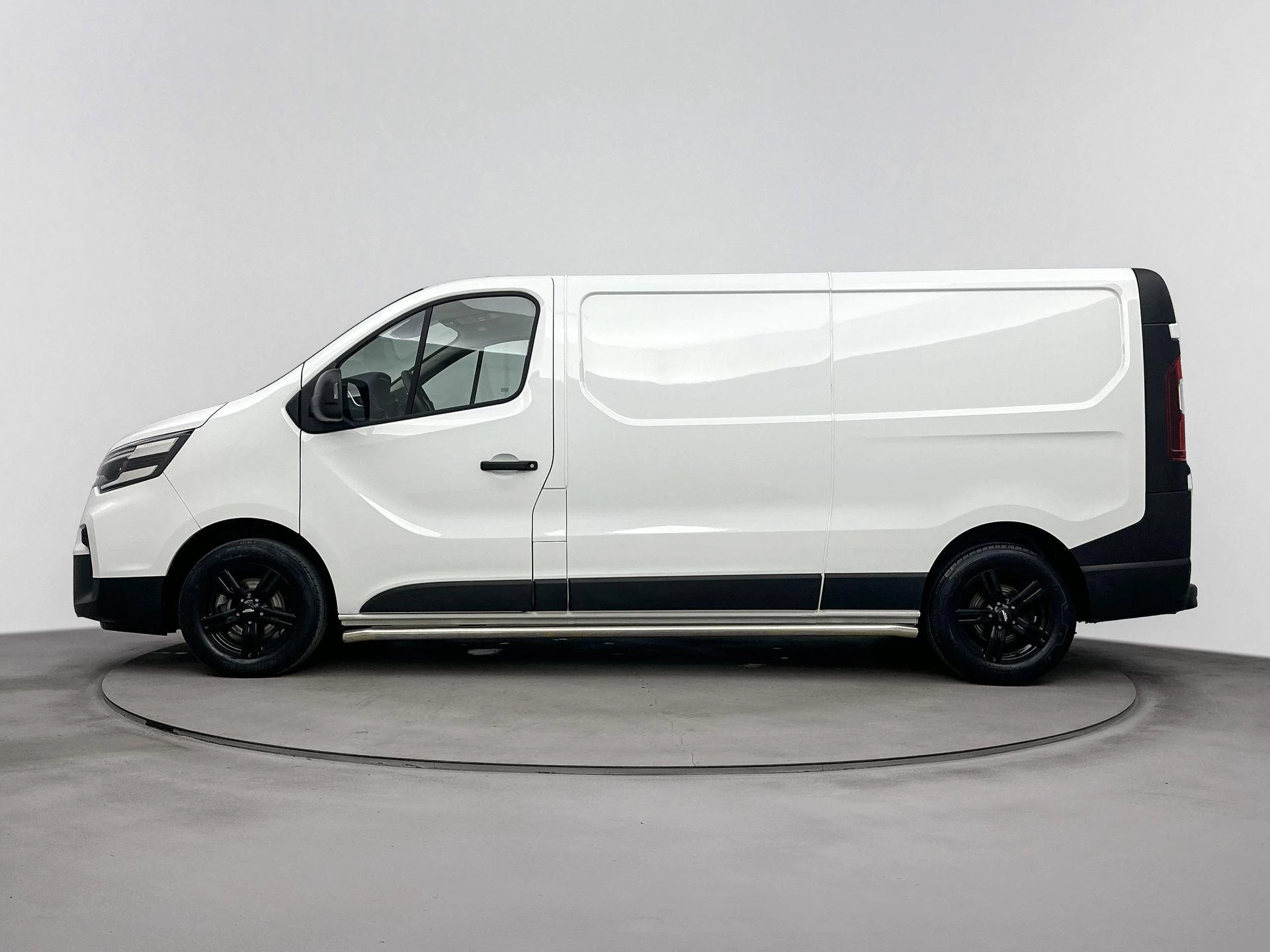 Nissan-Primastar-image-1