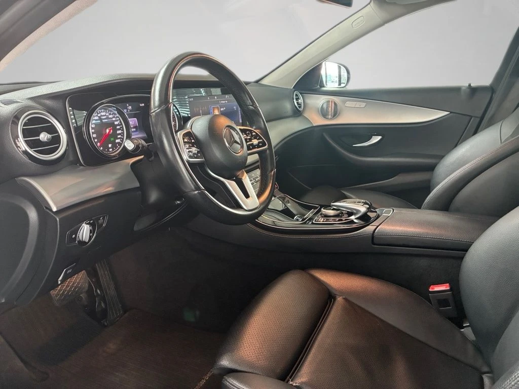 Mercedes-Benz-E-Klasse 200-image-9