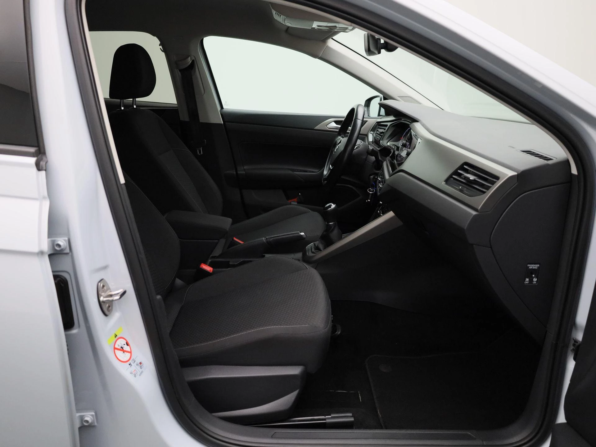 Volkswagen-Polo-image-29