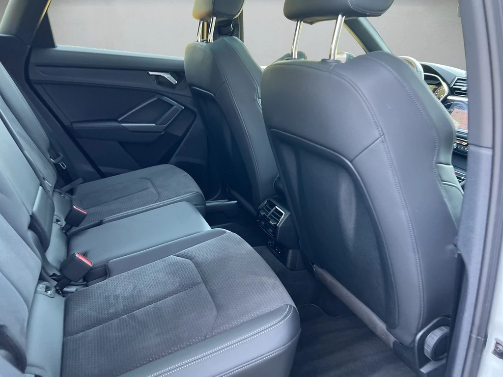 Audi Q3 S line 35 TFSI S tronic *Standhzg*Pano*AHK*