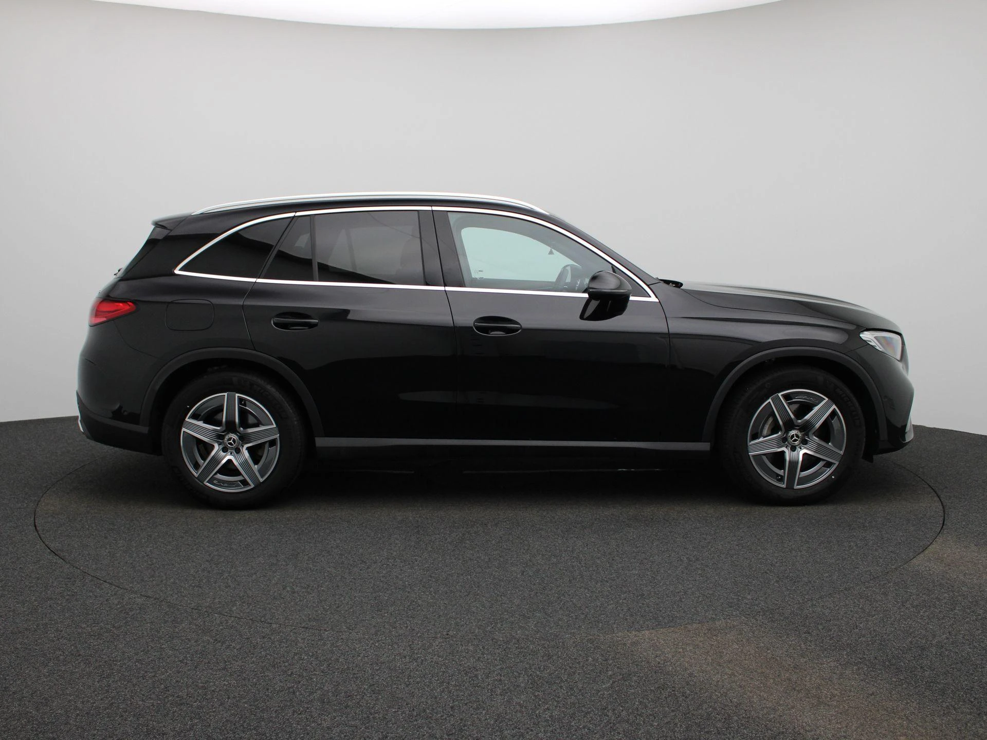 Mercedes-Benz-GLC-image-6