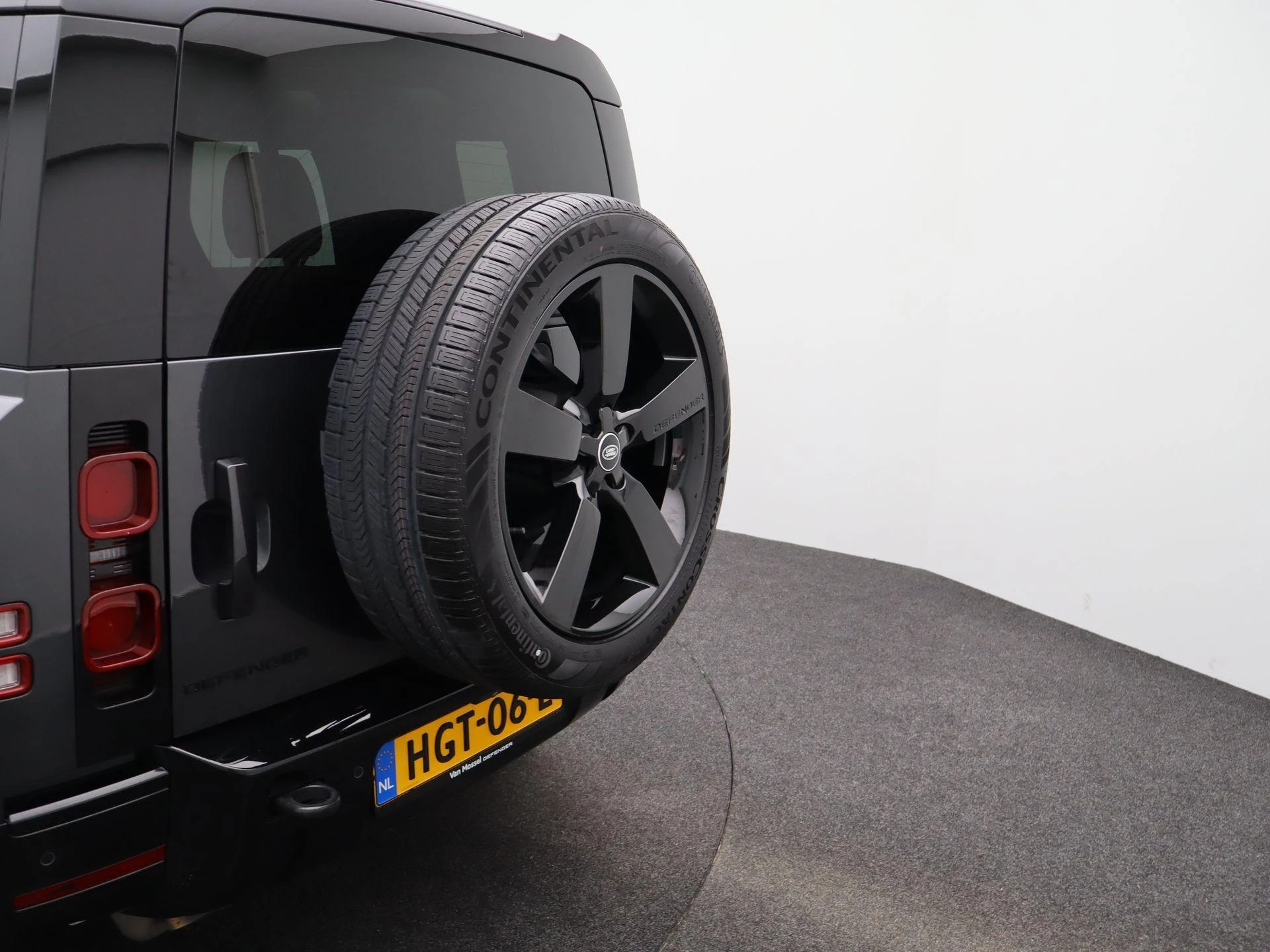 Land Rover Defender 110 2.0 P300e 110 X-Dynamic HSE