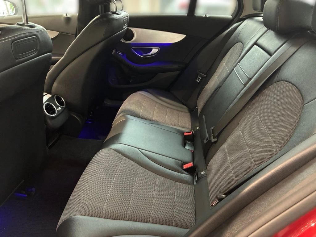 Mercedes-Benz-C-Klasse 300-image-8