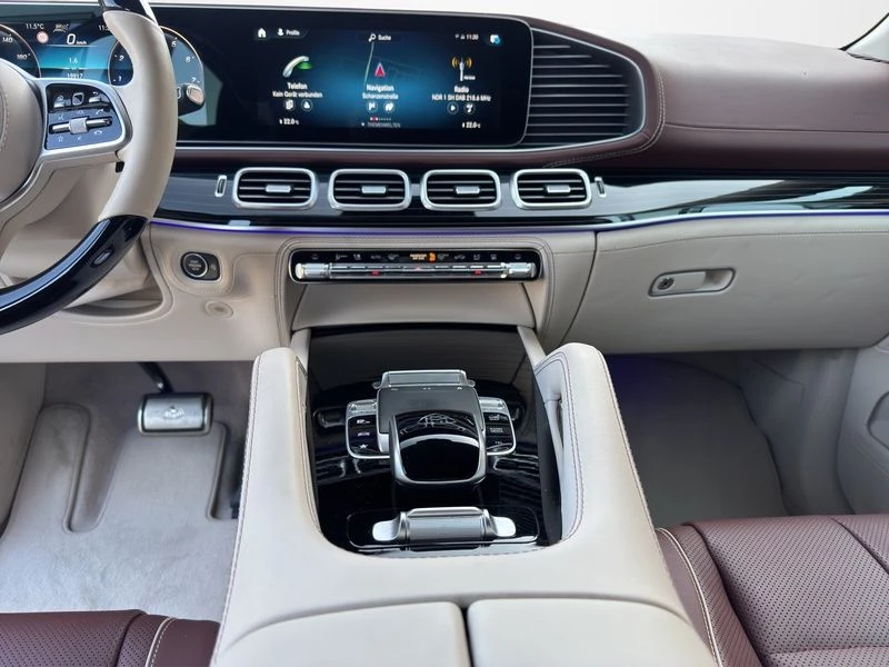 Mercedes-Benz-GLS-image-16
