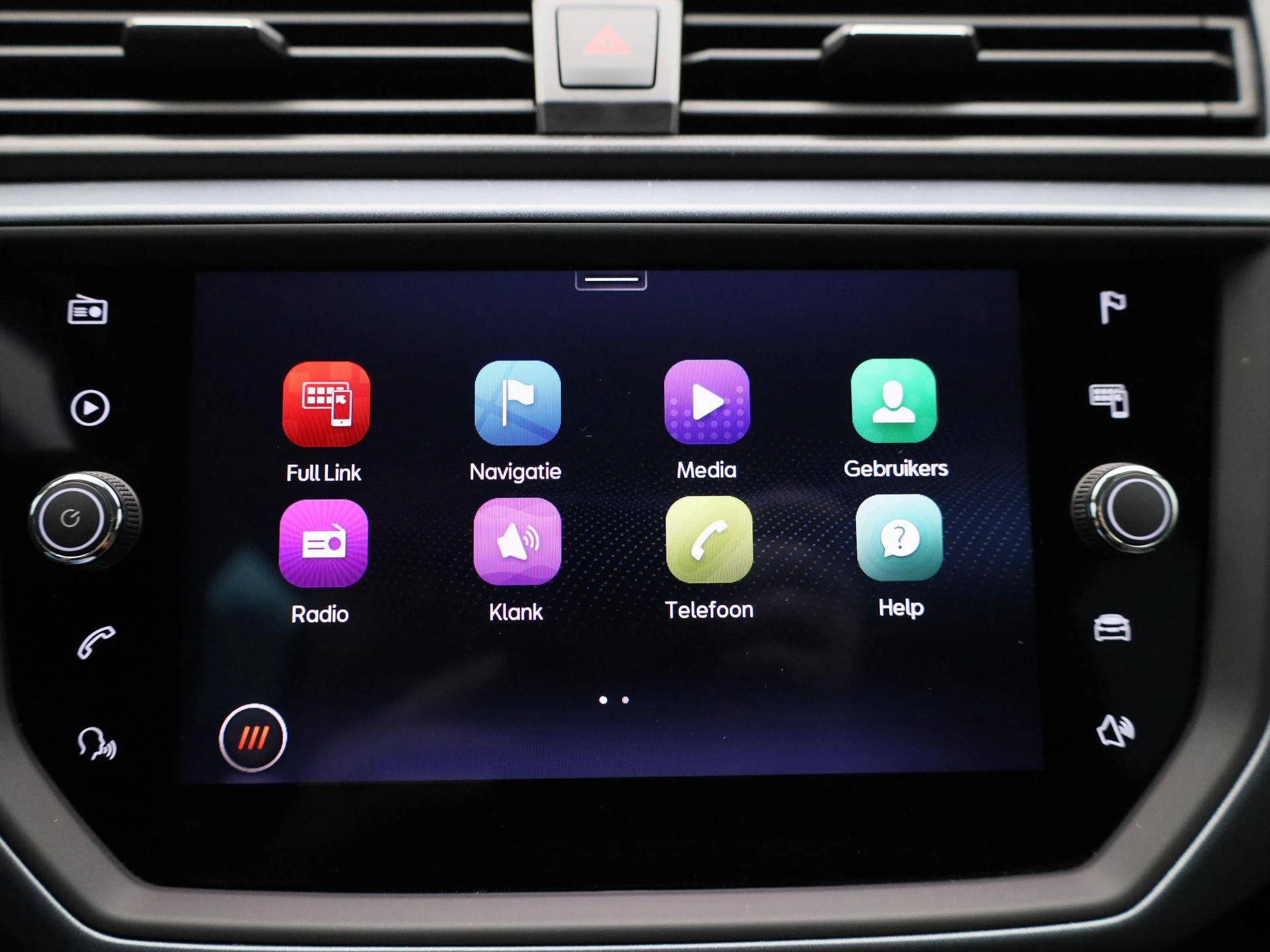 SEAT-Arona-image-16