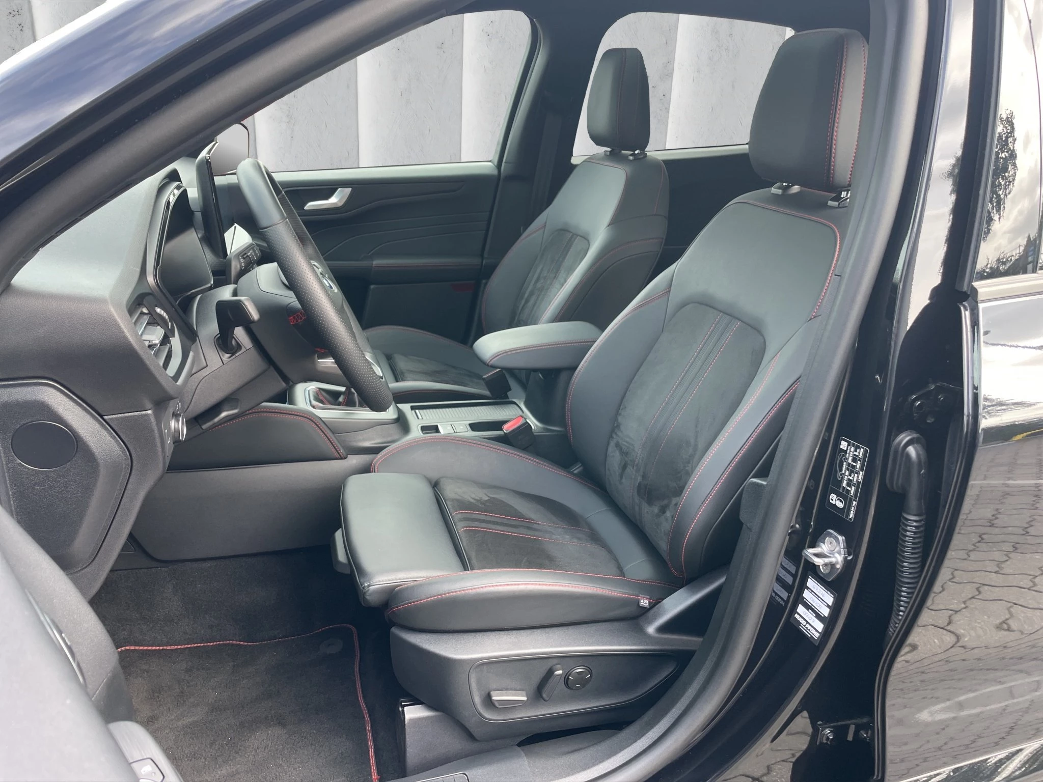 Ford Kuga ST-Line X*PANO*AHK*LED-MATRIX*360GRAD*ACC*NAVI*SOUND-SYS.