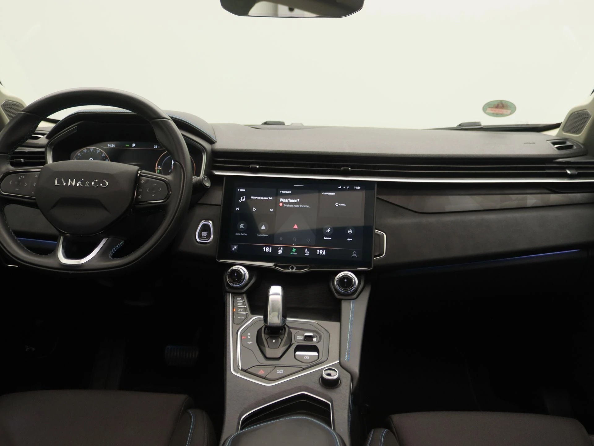 Lynk & Co-01-image-7