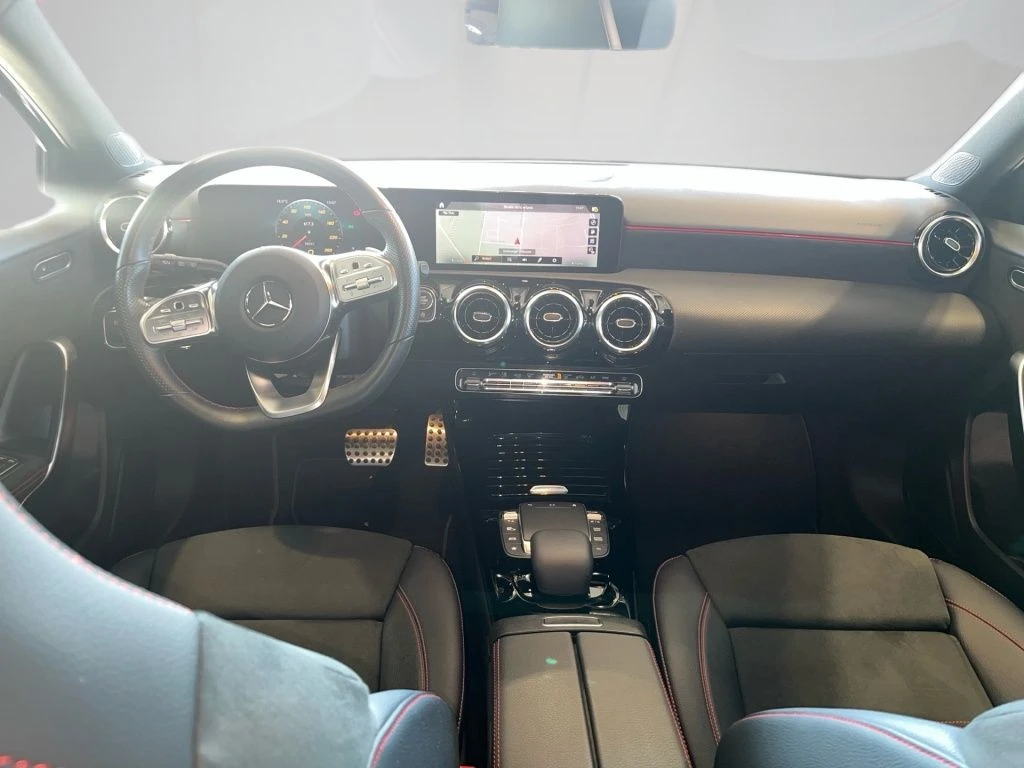 Mercedes-Benz-A-Klasse 180-image-11