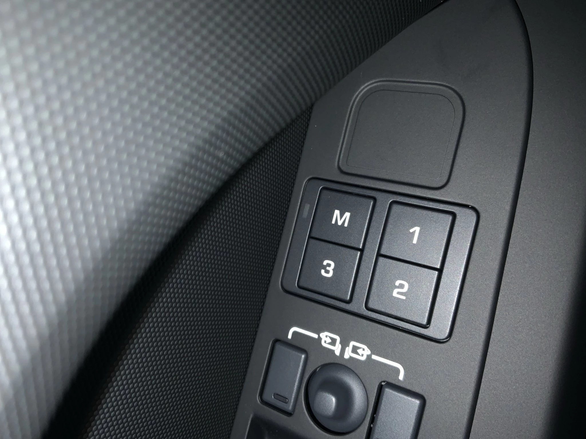 Land Rover-Defender-image-19