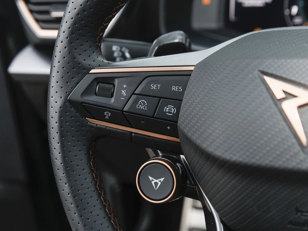 CUPRA Leon Sportstourer ST 1.5 TSI DSG e-Hybrid VZ Navi/Full-Link