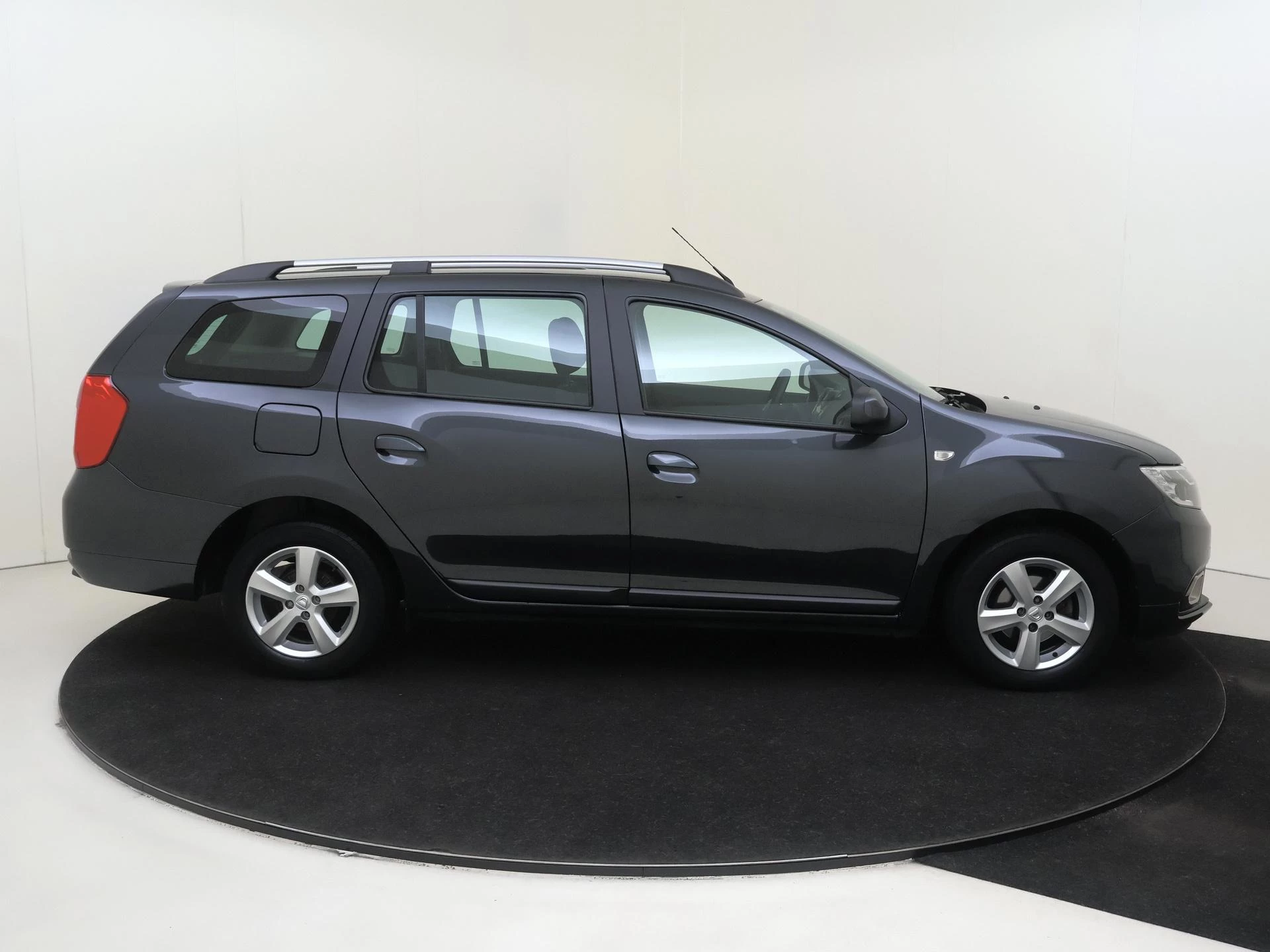 Dacia-Logan-image-8
