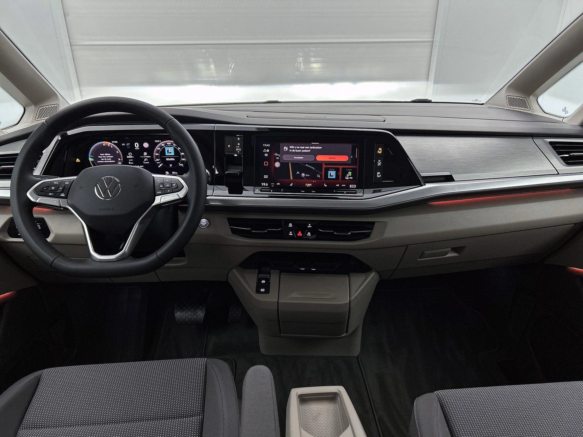 Volkswagen-Multivan-image-19