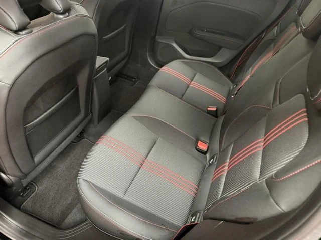 Renault-Clio-image-12
