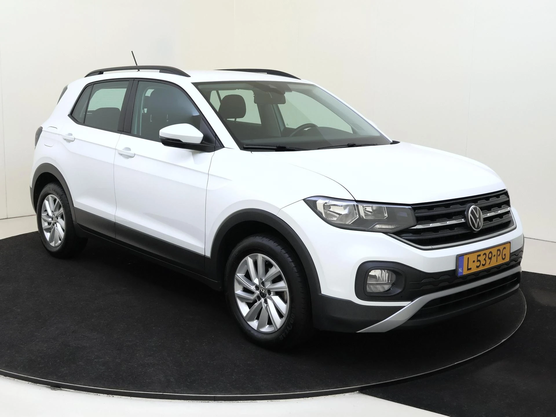 Volkswagen-T-Cross-image-1