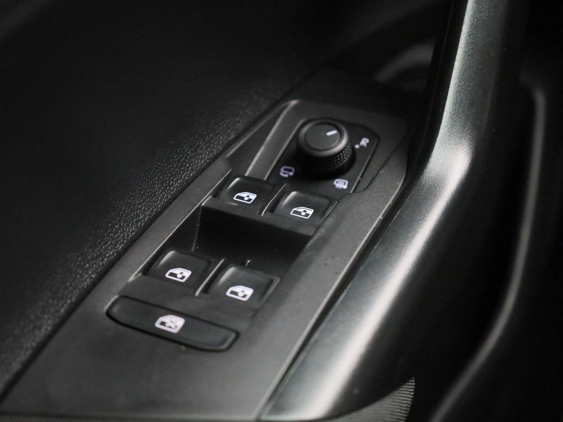 Volkswagen-Polo-image-29