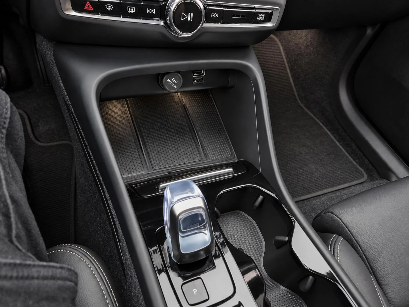 Volvo-XC40-image-16
