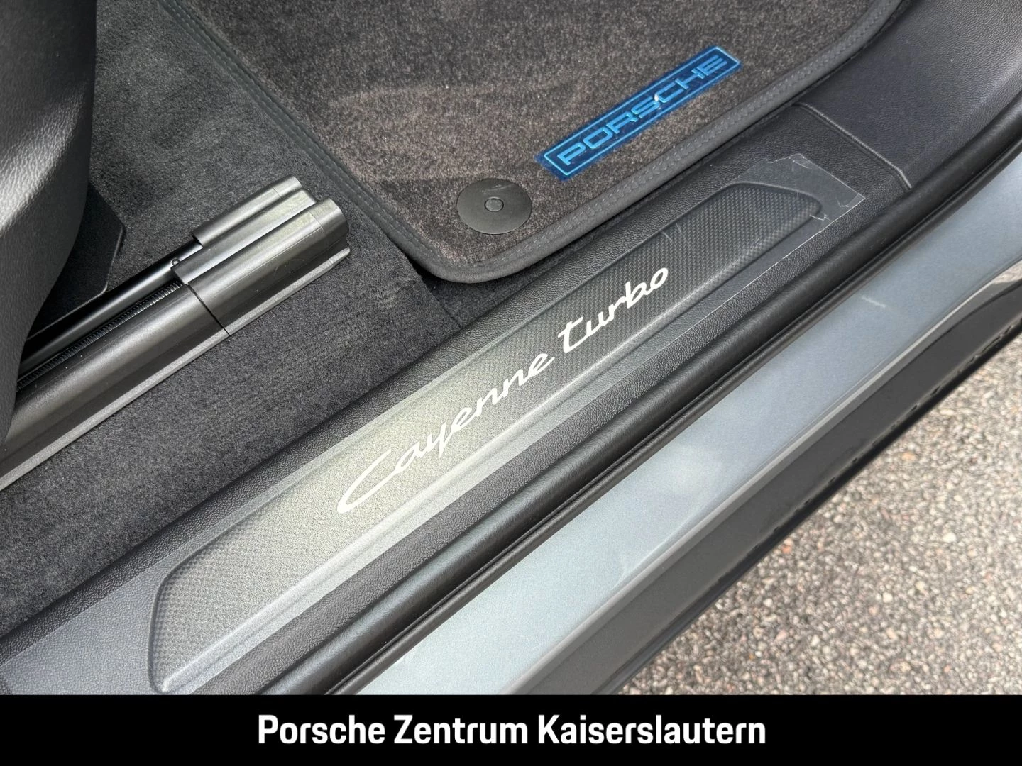 Porsche-Cayenne-image-25