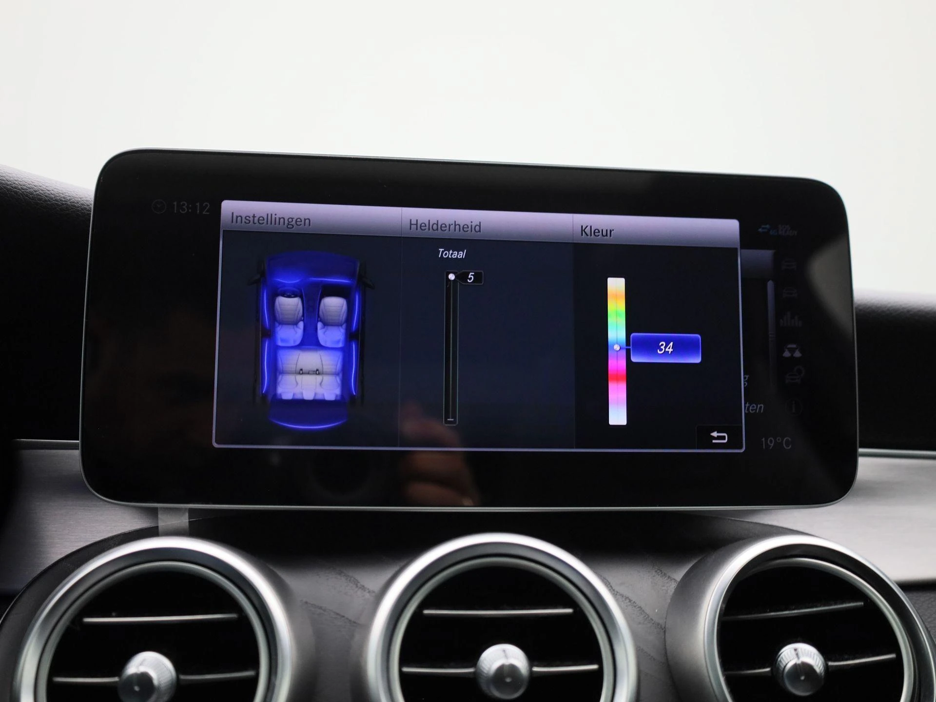 Mercedes-Benz-C-Klasse-image-28