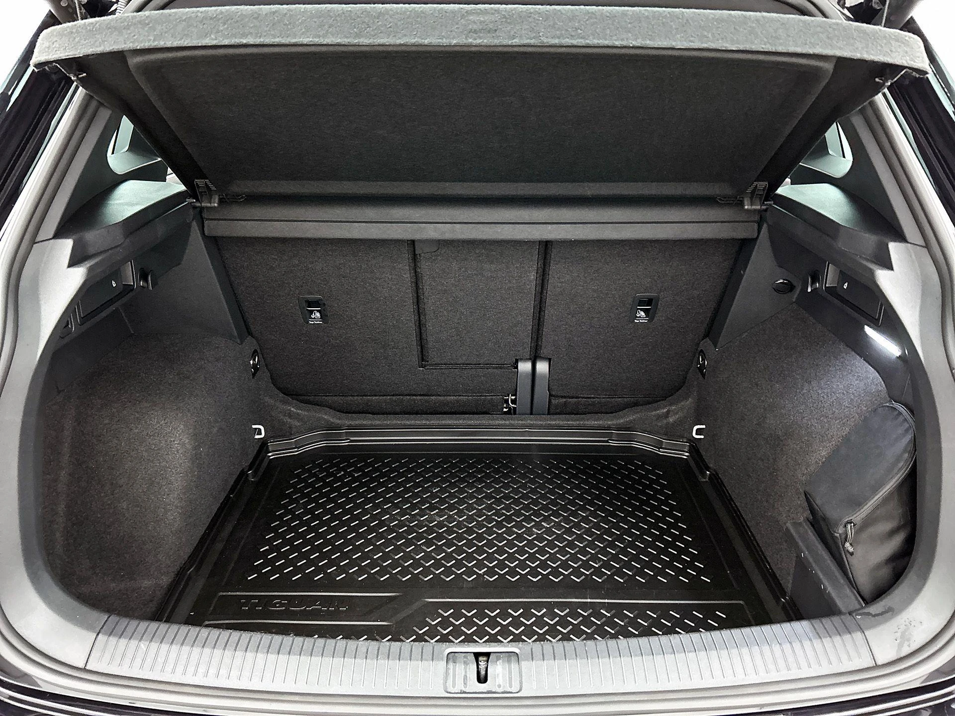 Volkswagen-Tiguan-image-36