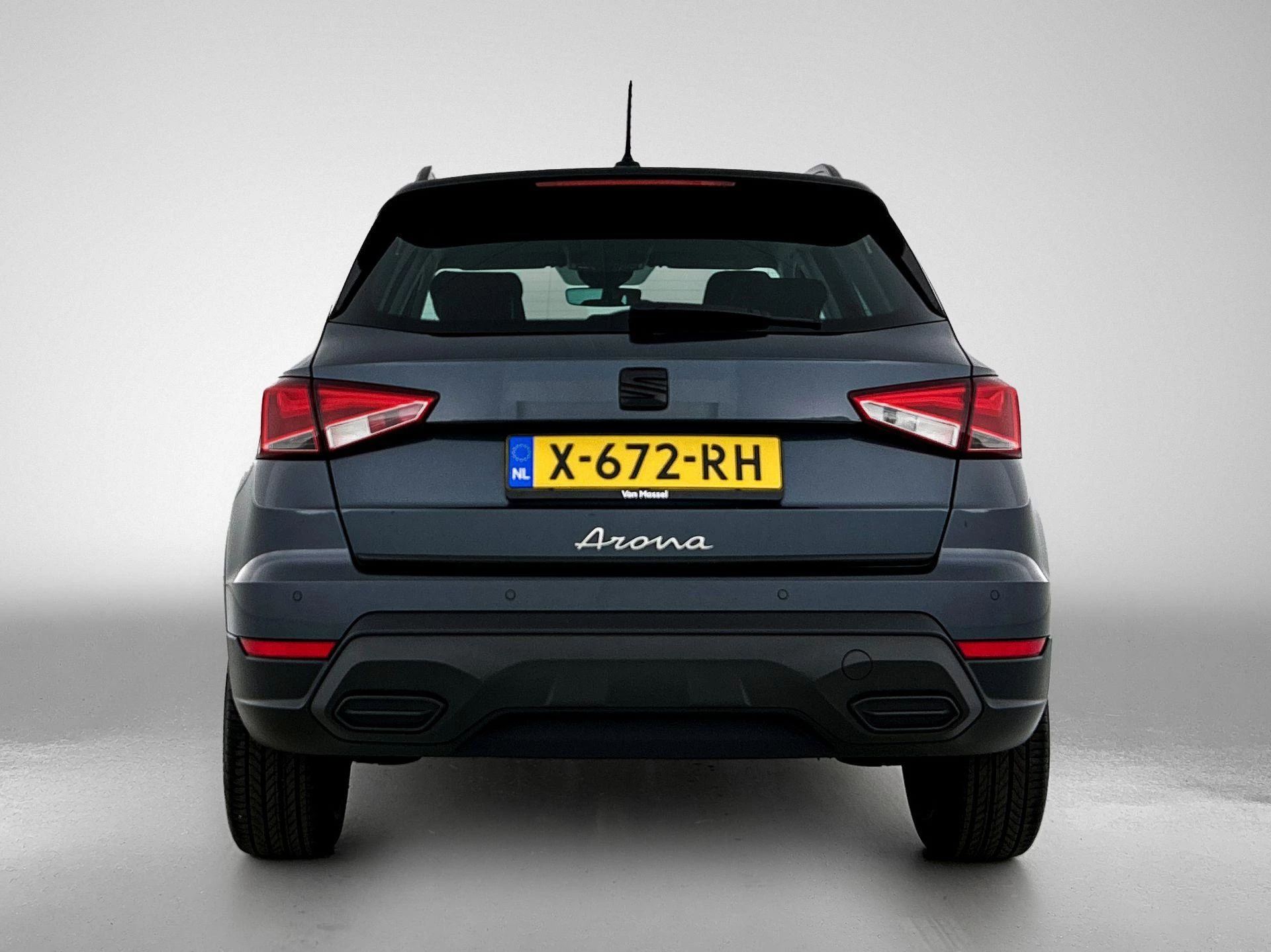 SEAT-Arona-image-2