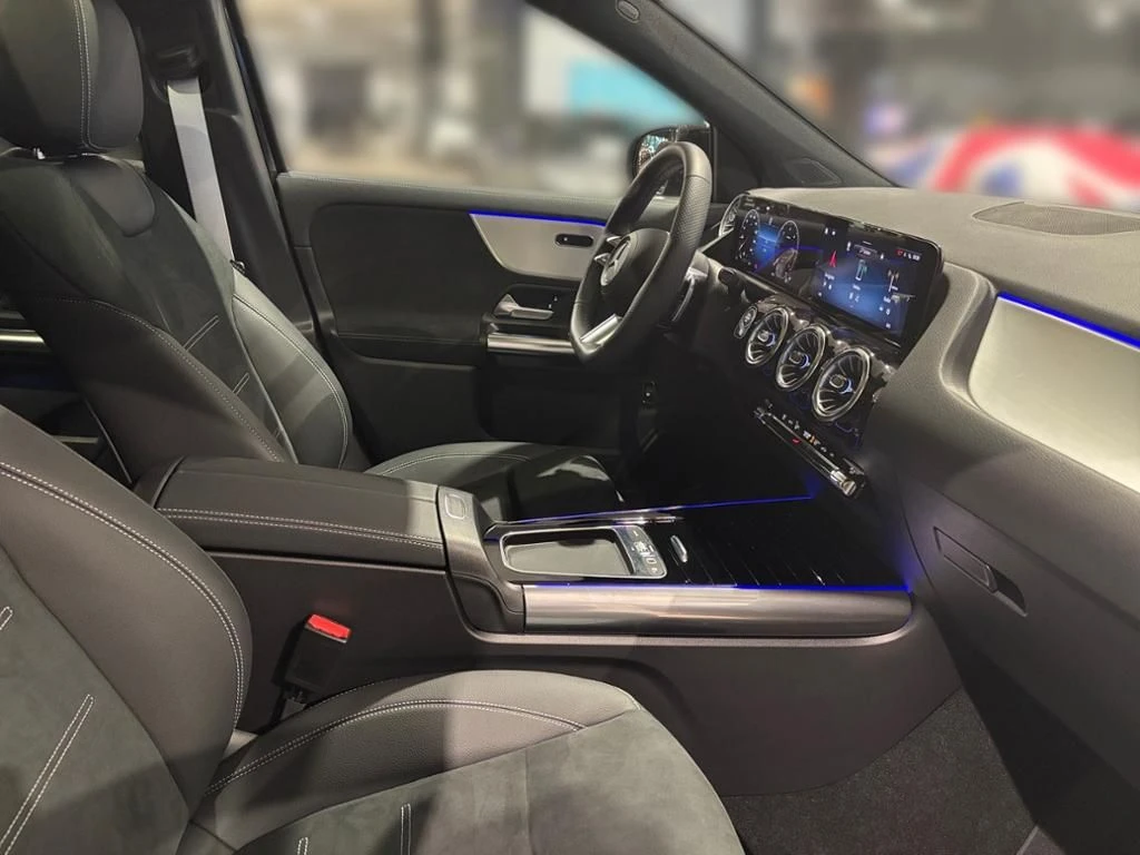 Mercedes-Benz-GLA 200 d-image-14