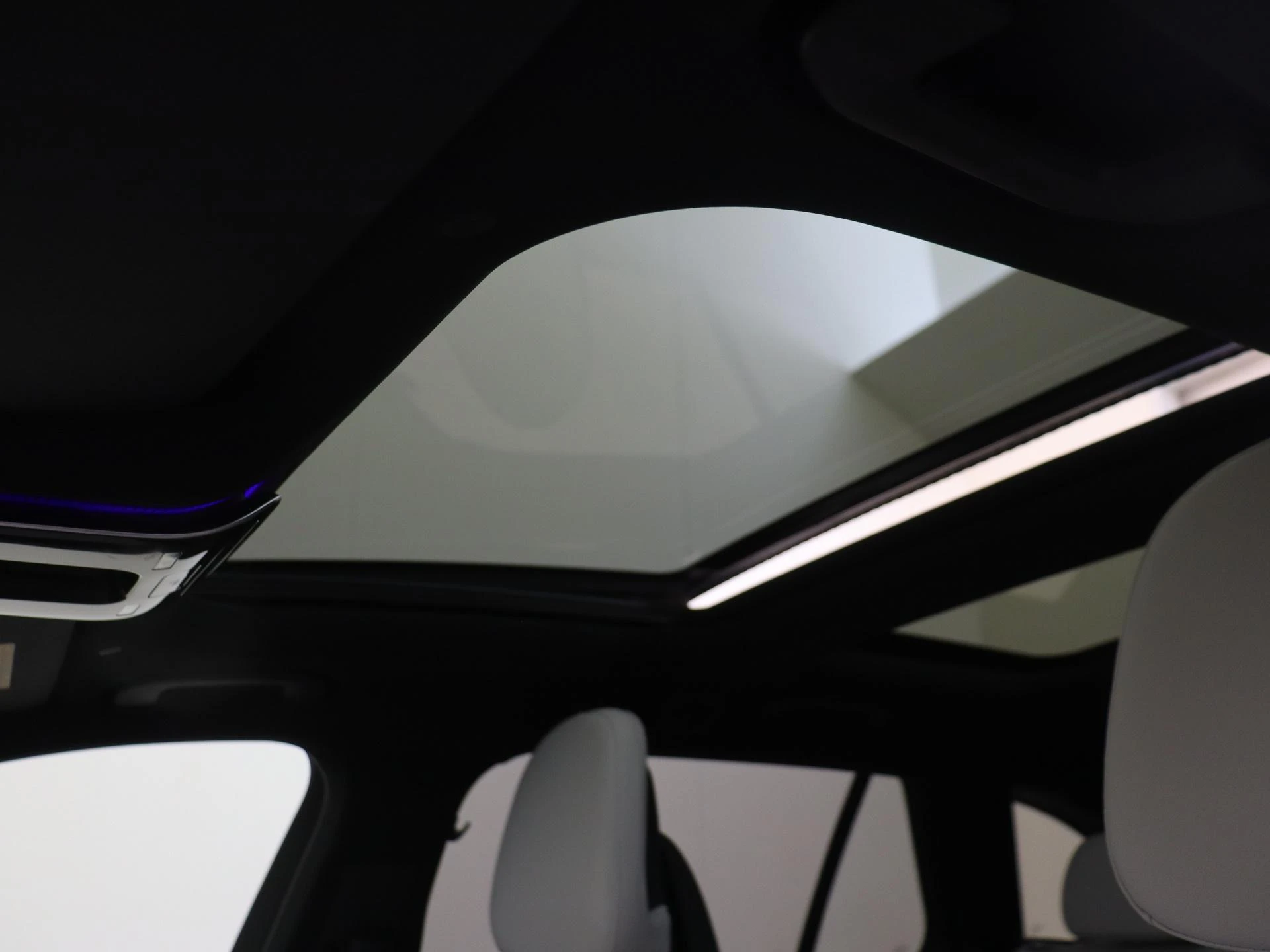 Mercedes-Benz-C-Klasse-image-26