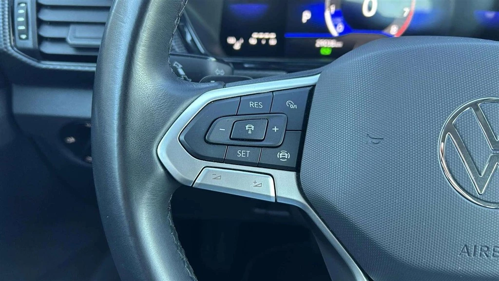 Volkswagen-T-Cross-image-10