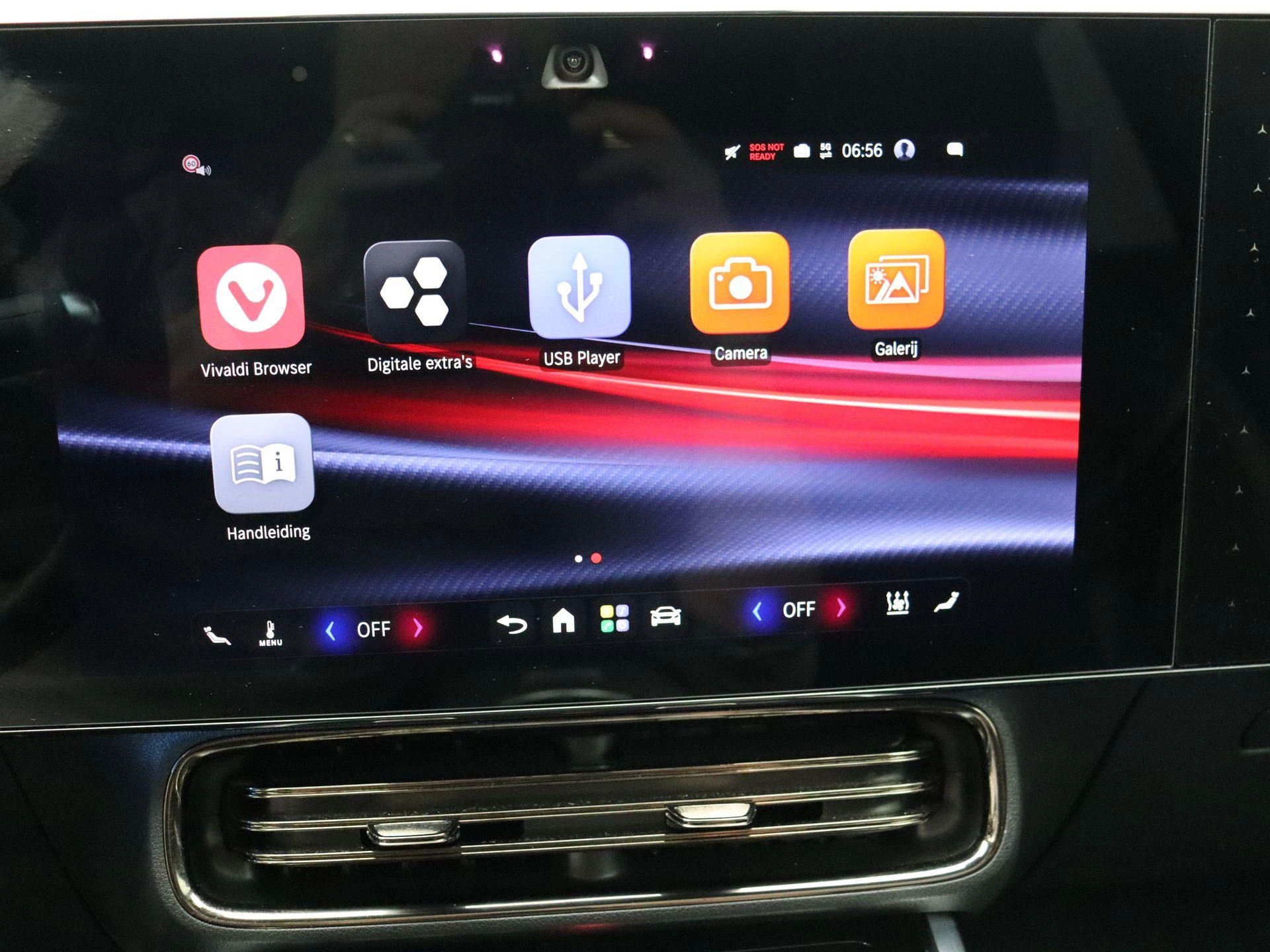 Mercedes-Benz-CLA-image-18