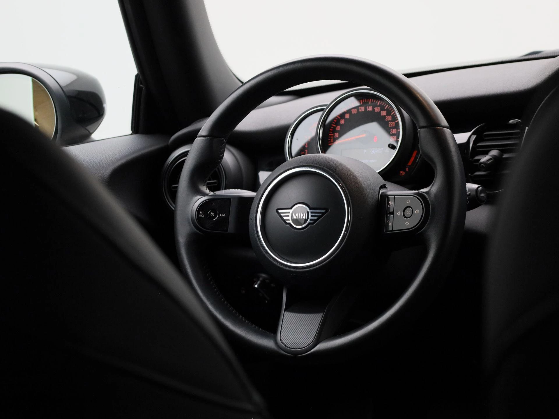 MINI-Cooper-image-33
