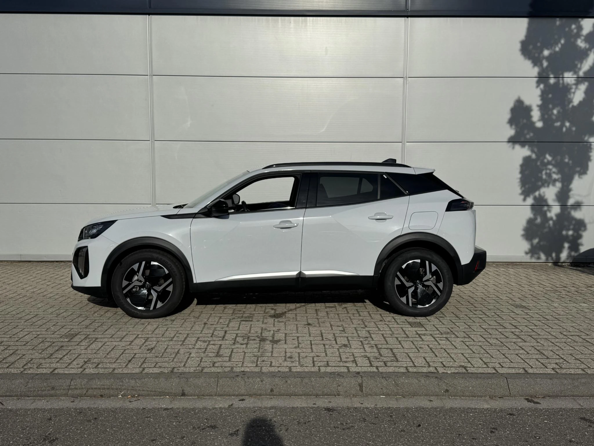 Peugeot-2008-image-2