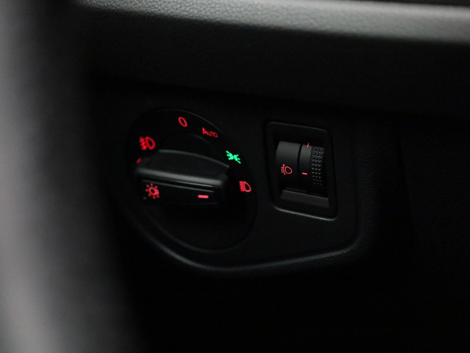Volkswagen-Polo-image-24