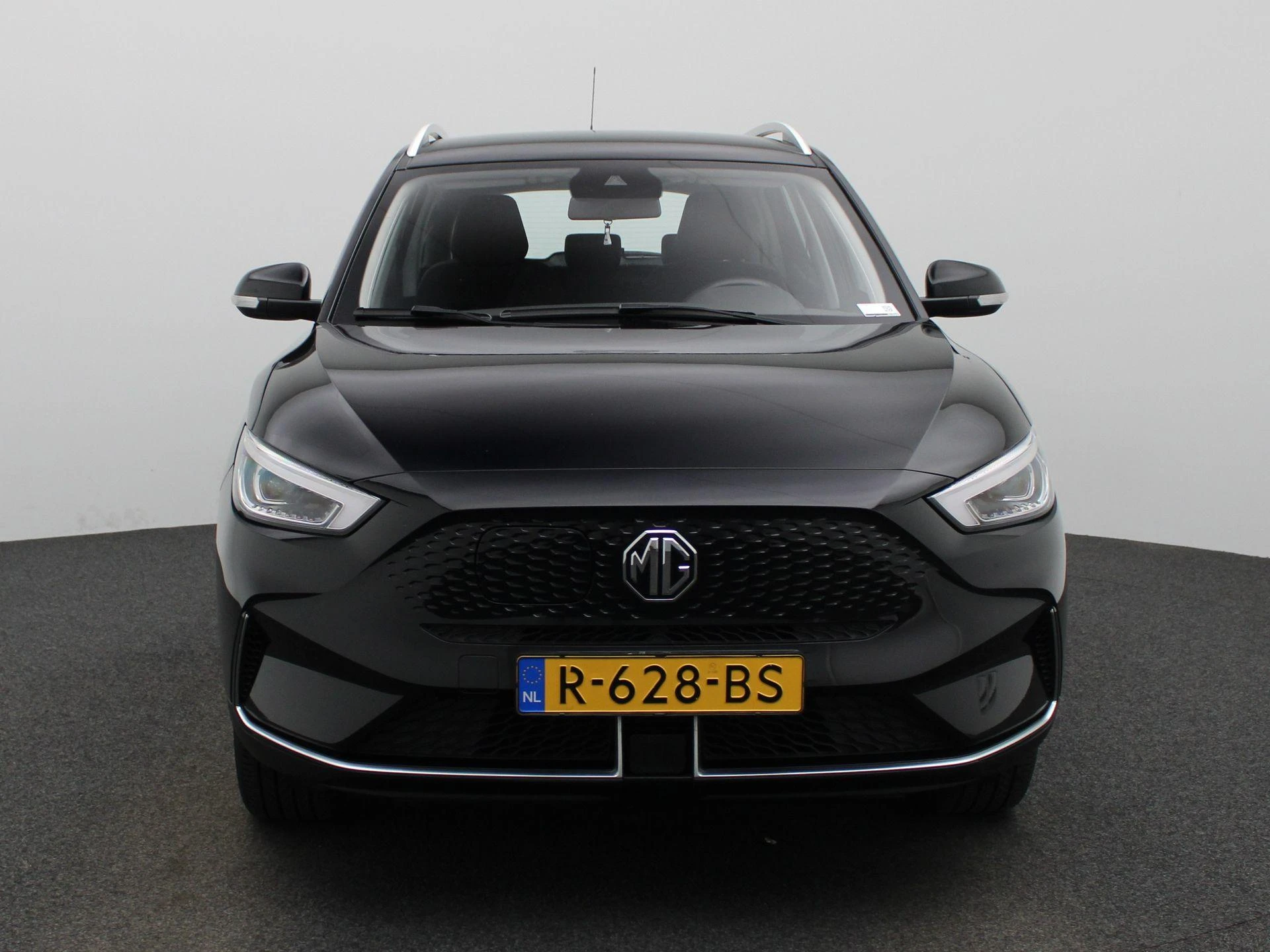 MG-ZS EV-image-2