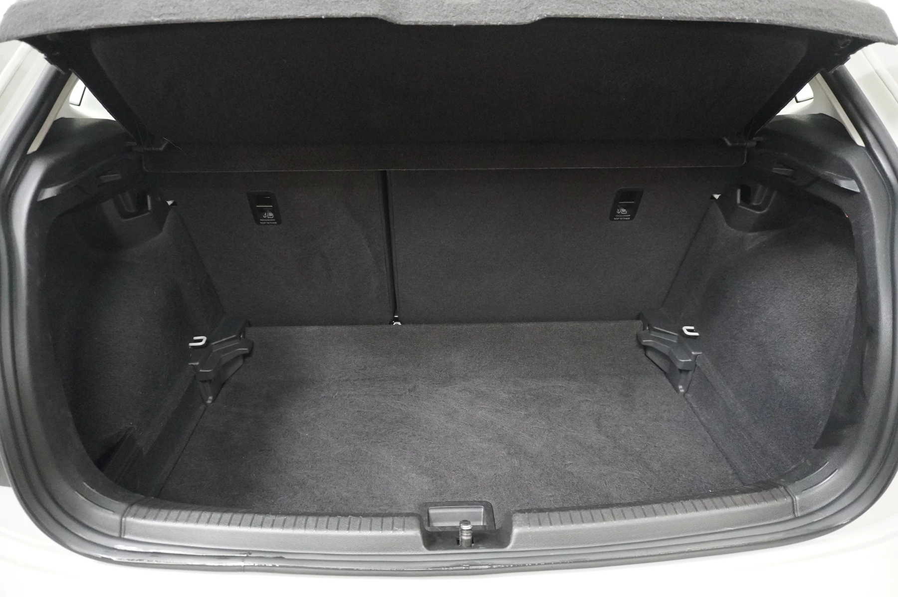 Volkswagen-Polo-image-14